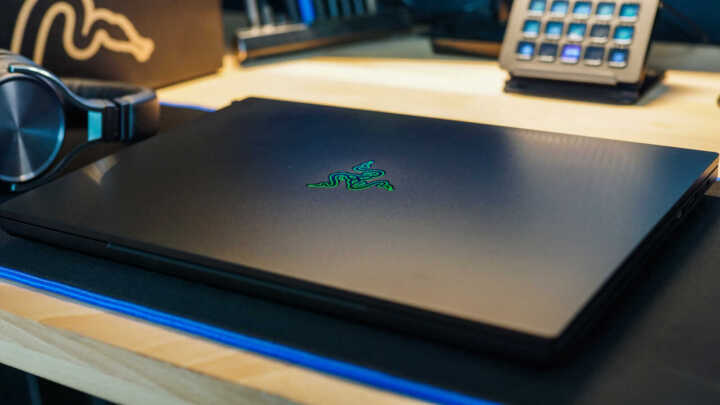 razer blade 16 universe simulation review 01