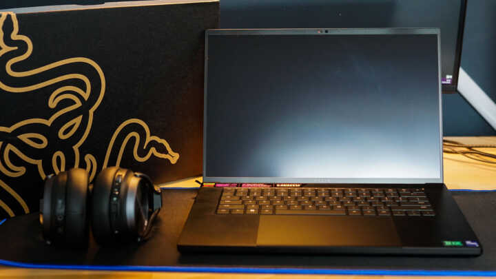 razer blade 16 univers simu review 04